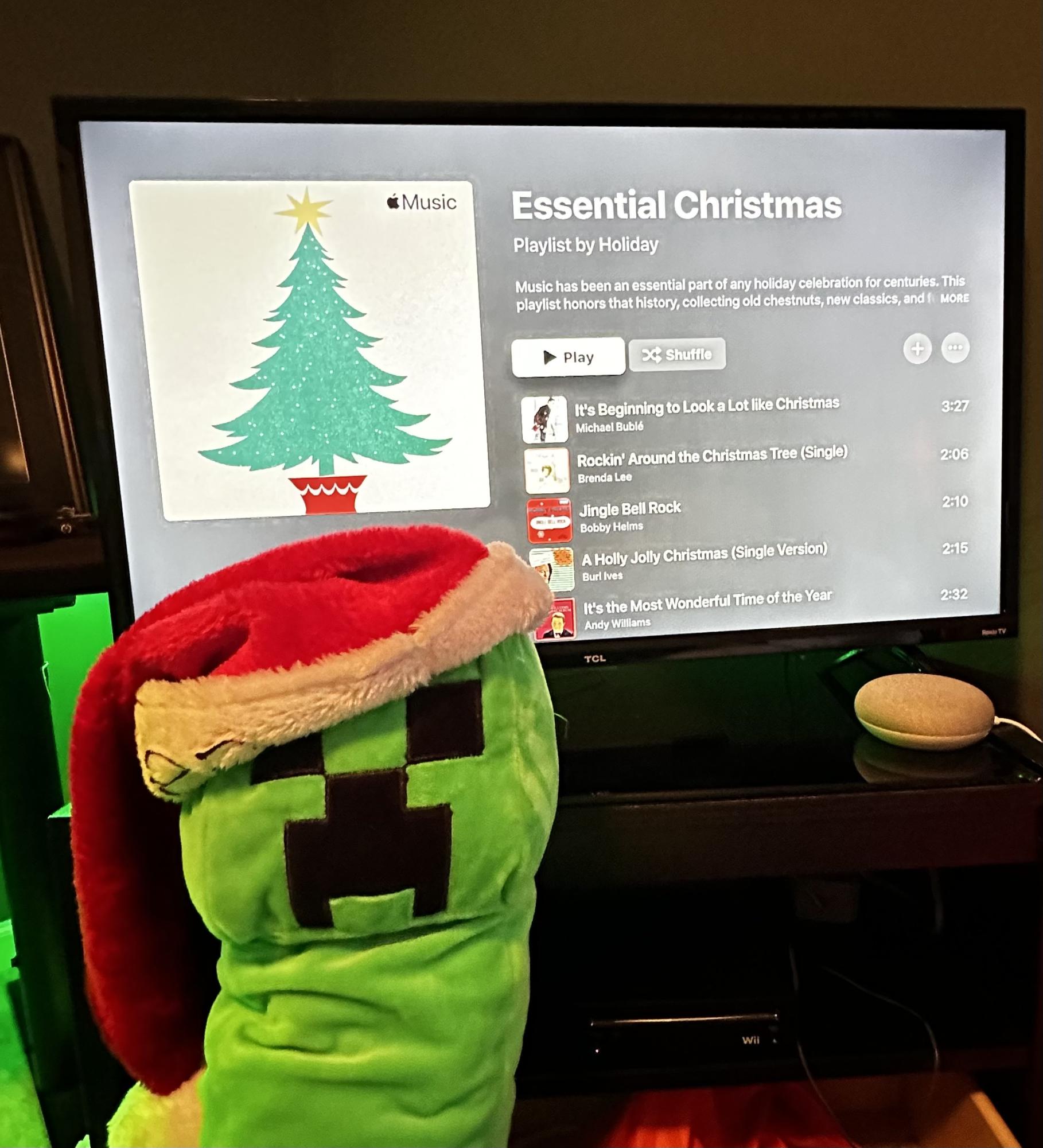 Creeper listening to some festive tunes